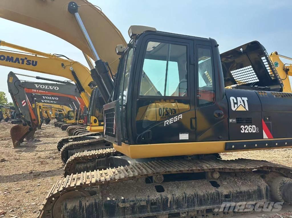 CAT 326 Koparki gąsienicowe