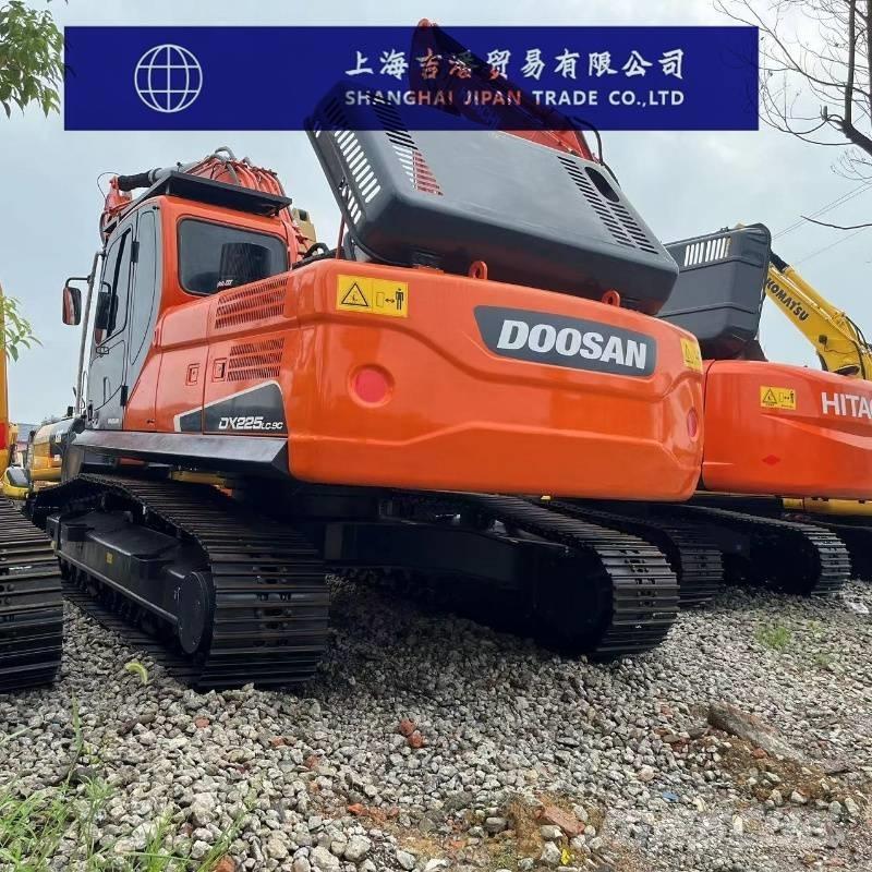 Doosan DX 225 Koparki gąsienicowe
