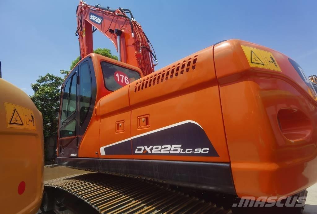 Doosan DX 225 LC Koparki gąsienicowe