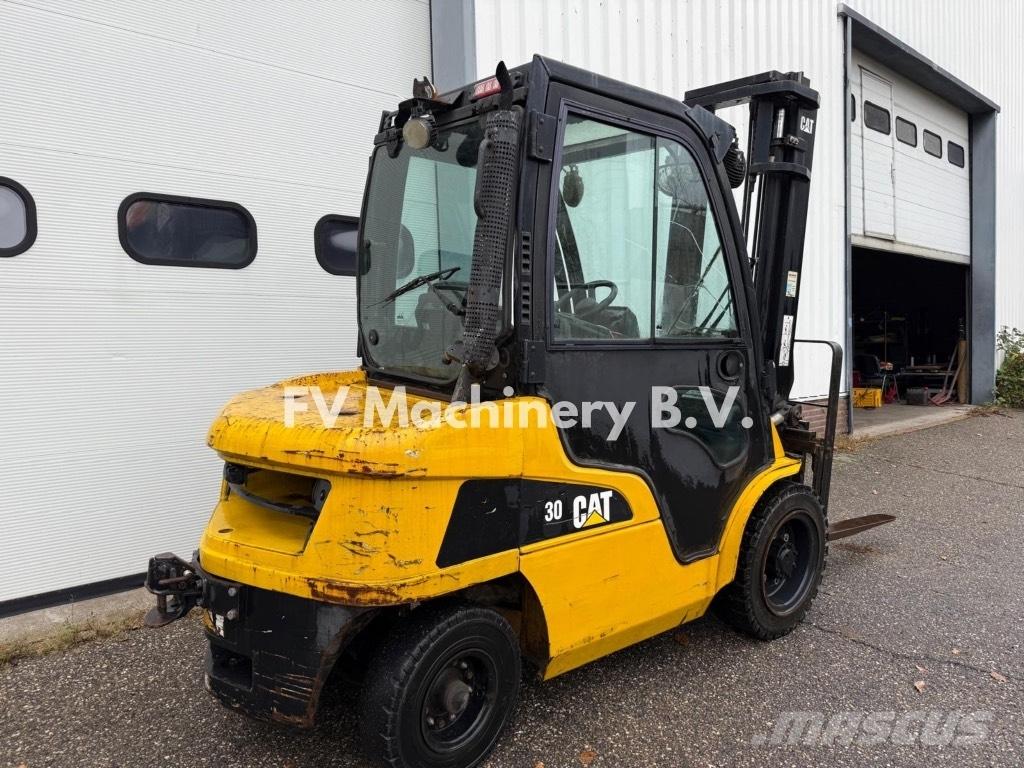 CAT DP 30 N Wózki Diesla