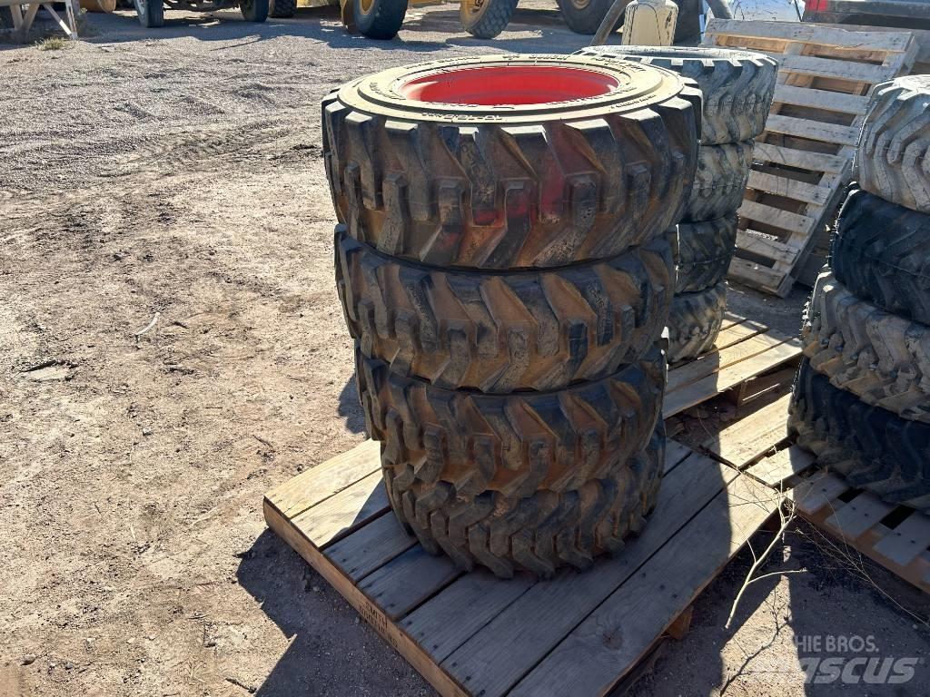 Bobcat 10x16.5 Tires Opony, koła i felgi