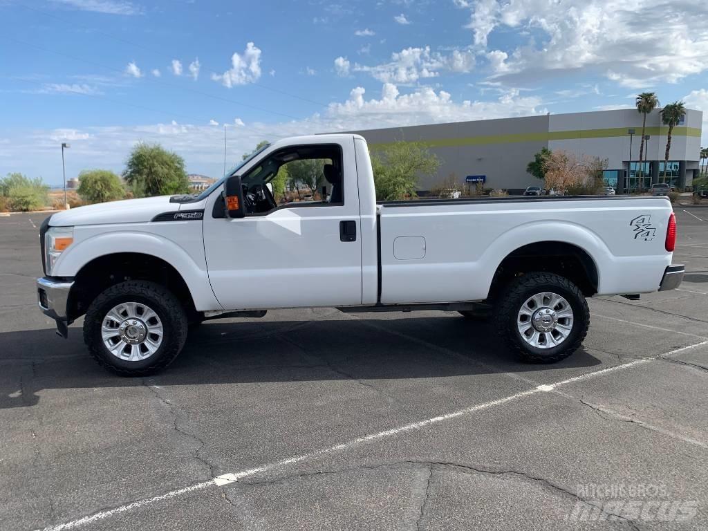 Ford F 350 Samochody ciężarowe ze skrzynią zamkniętą