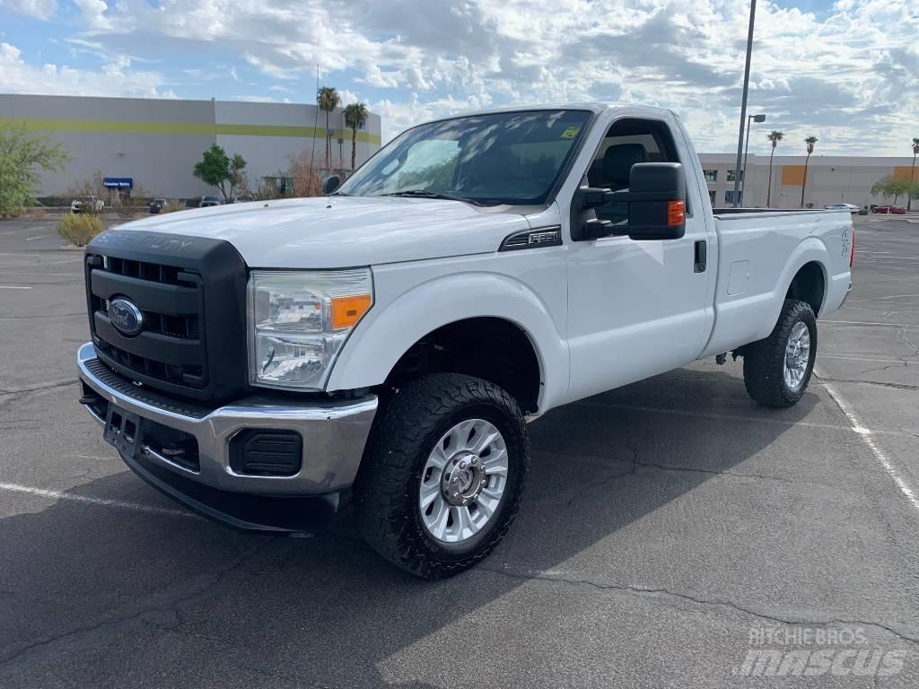 Ford F 350 Samochody ciężarowe ze skrzynią zamkniętą