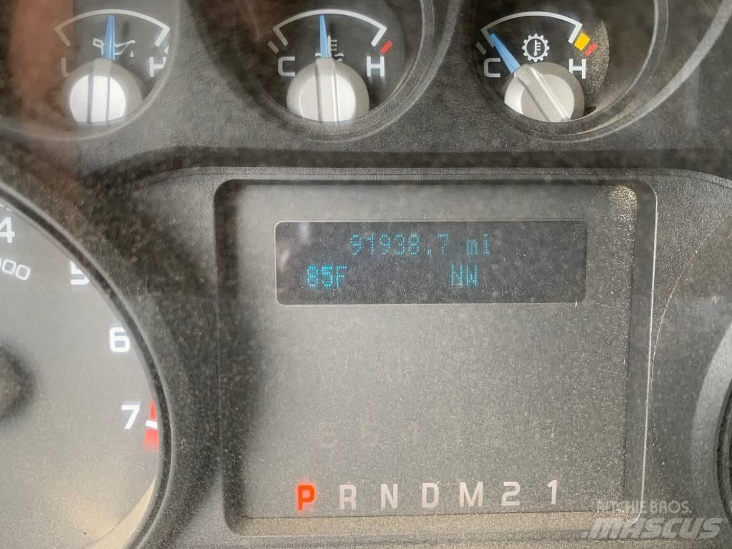 Ford F 350 Samochody ciężarowe ze skrzynią zamkniętą