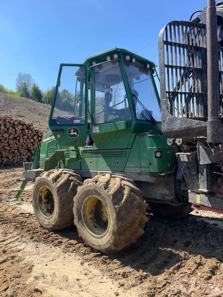 John Deere 1110G Forwardery