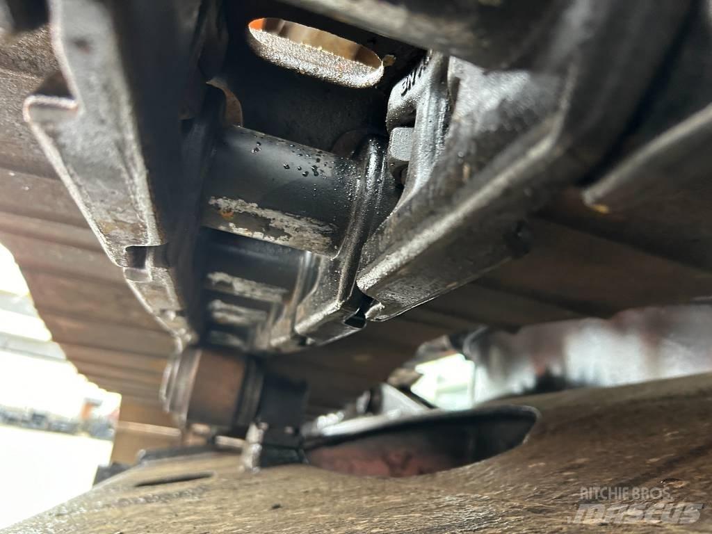 Hitachi ZX 135 US Koparki gąsienicowe