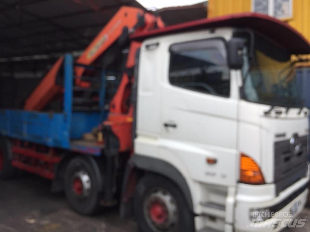 Hino 700 FY Żurawie samochodowe