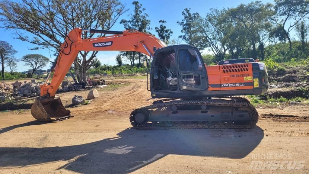 Doosan DX 225 LCA Koparki gąsienicowe