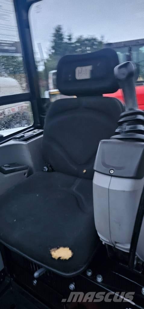CAT 302.7 D CR Minikoparki