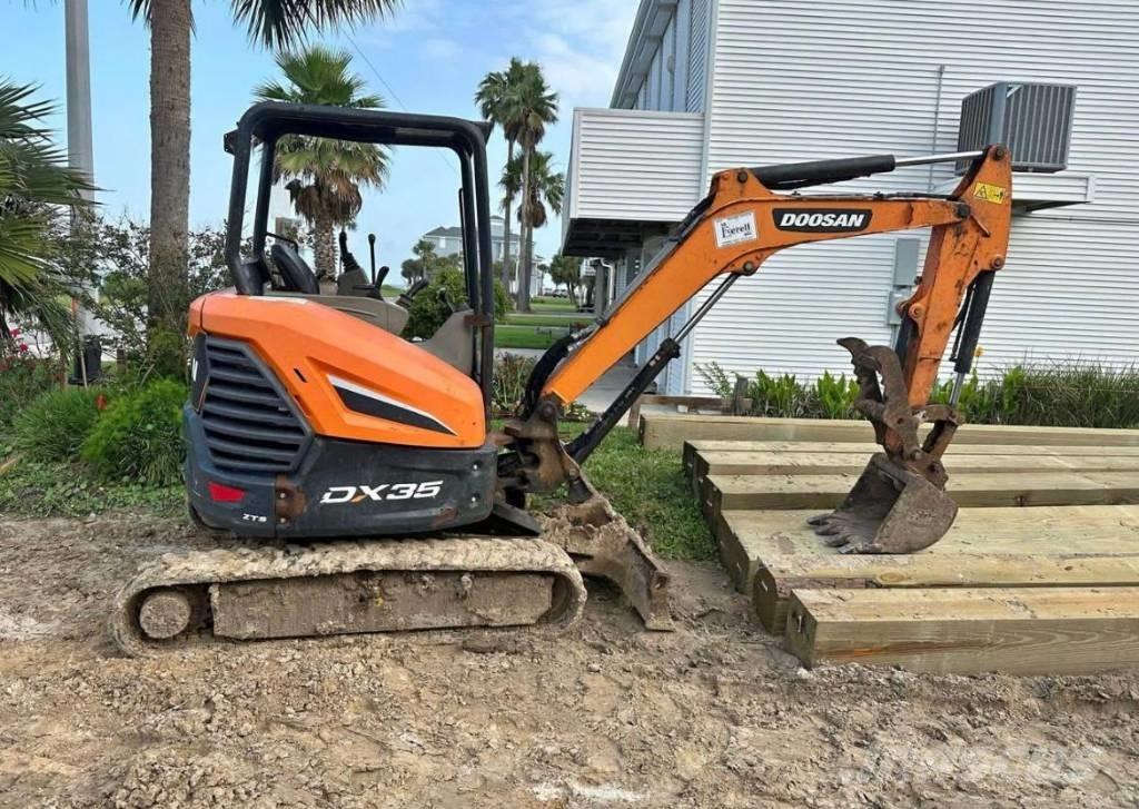 Doosan DX 35 Minikoparki