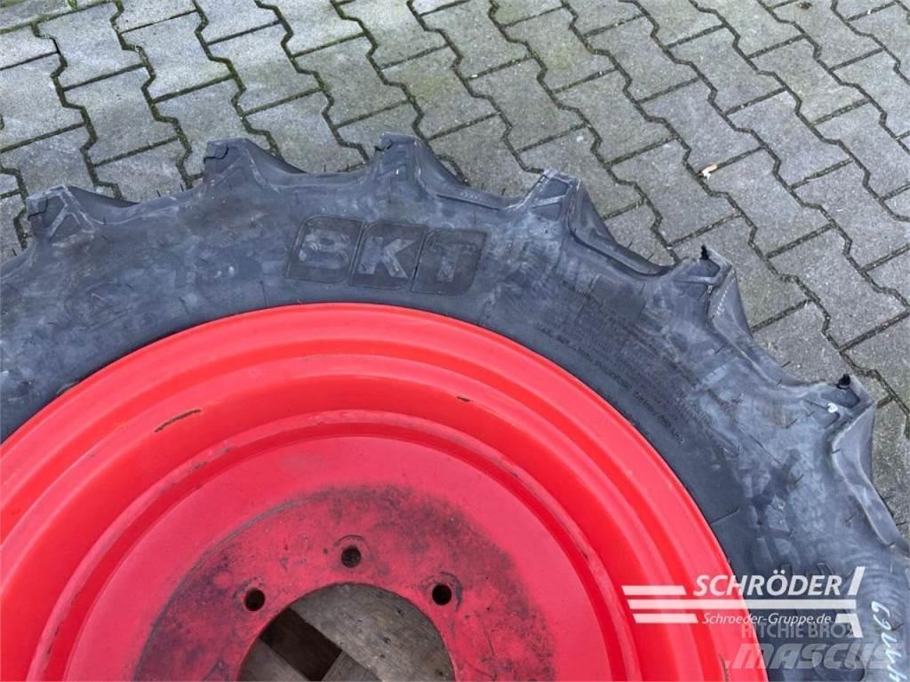 BKT 1X 320/70 R24 Opony, koła i felgi