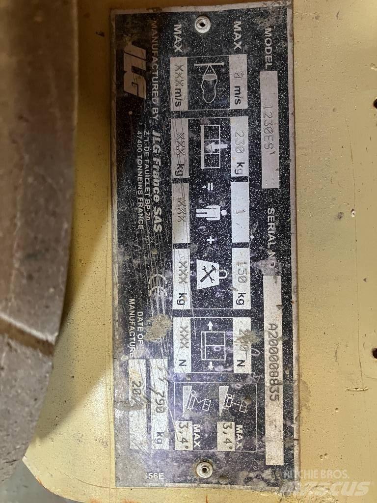 JLG 1230 ES Podnośniki masztowe
