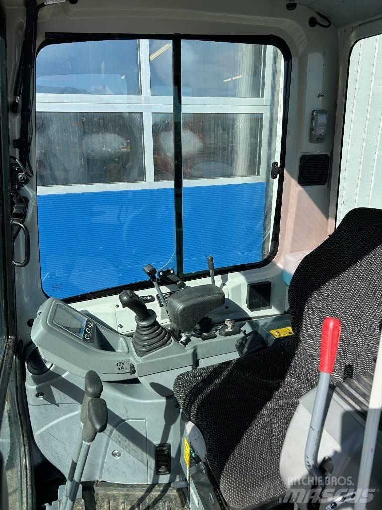 Takeuchi TB 216 Minikoparki