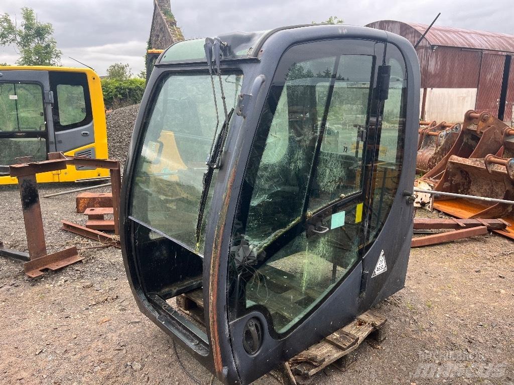 JCB JS220 Cabin / Cab Koparki gąsienicowe