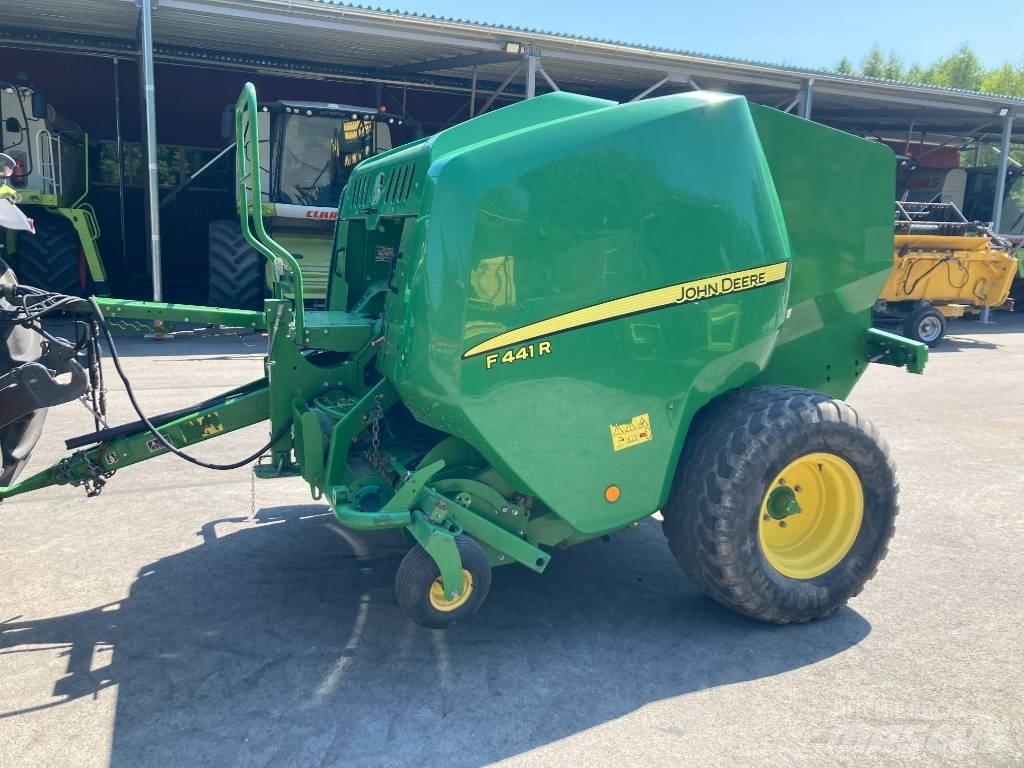 John Deere F441R Prasy zwijające