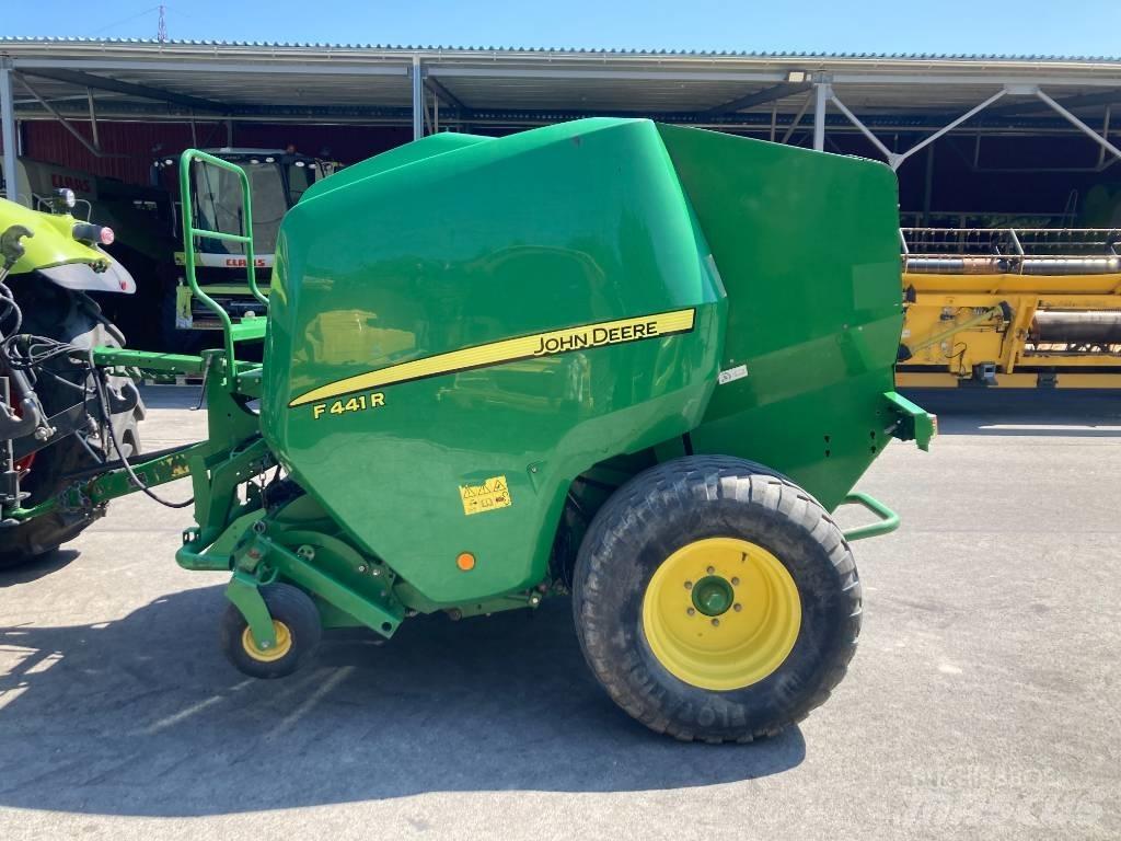 John Deere F441R Prasy zwijające
