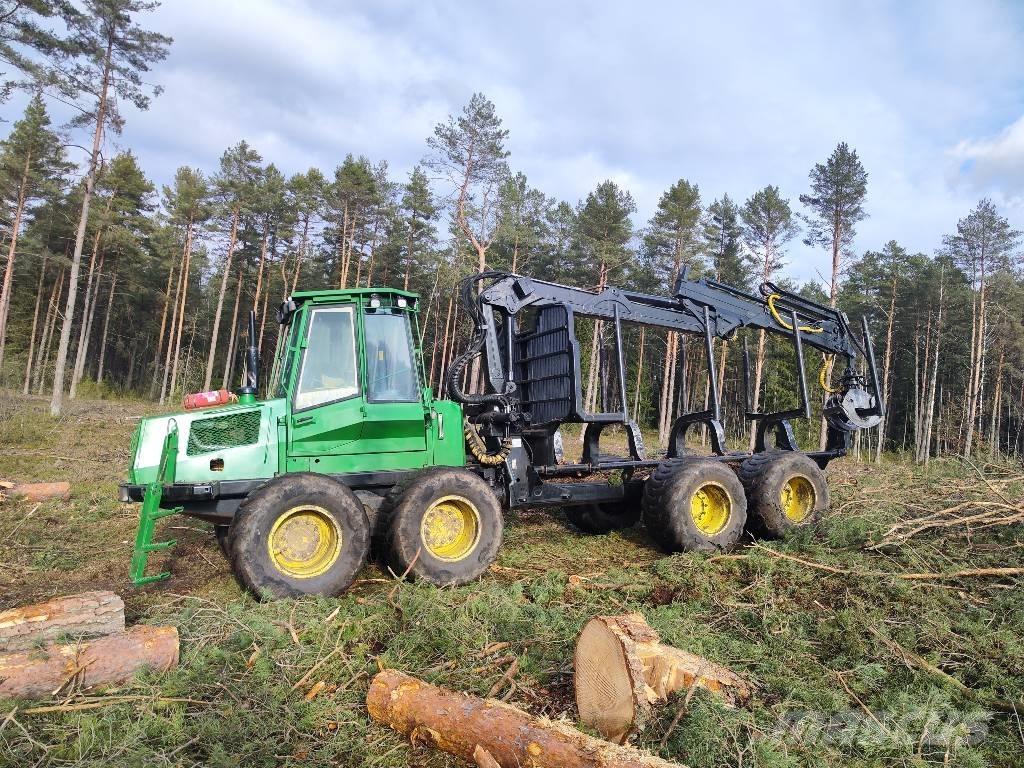 John Deere 1110 D Forwardery