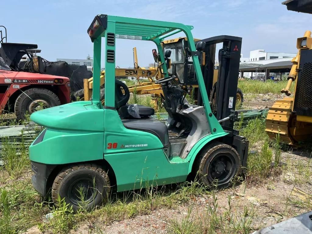 Mitsubishi FD 30 N Wózki Diesla