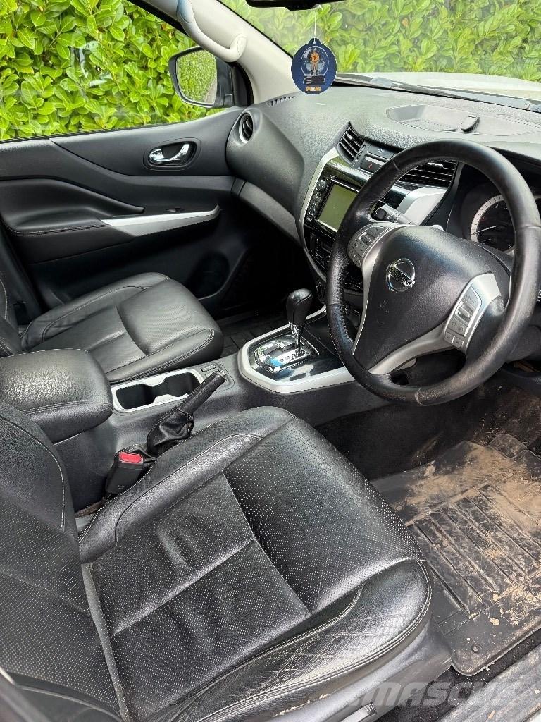 Nissan Navara Pick-upy / Pojazdy z otwieranymi burtami