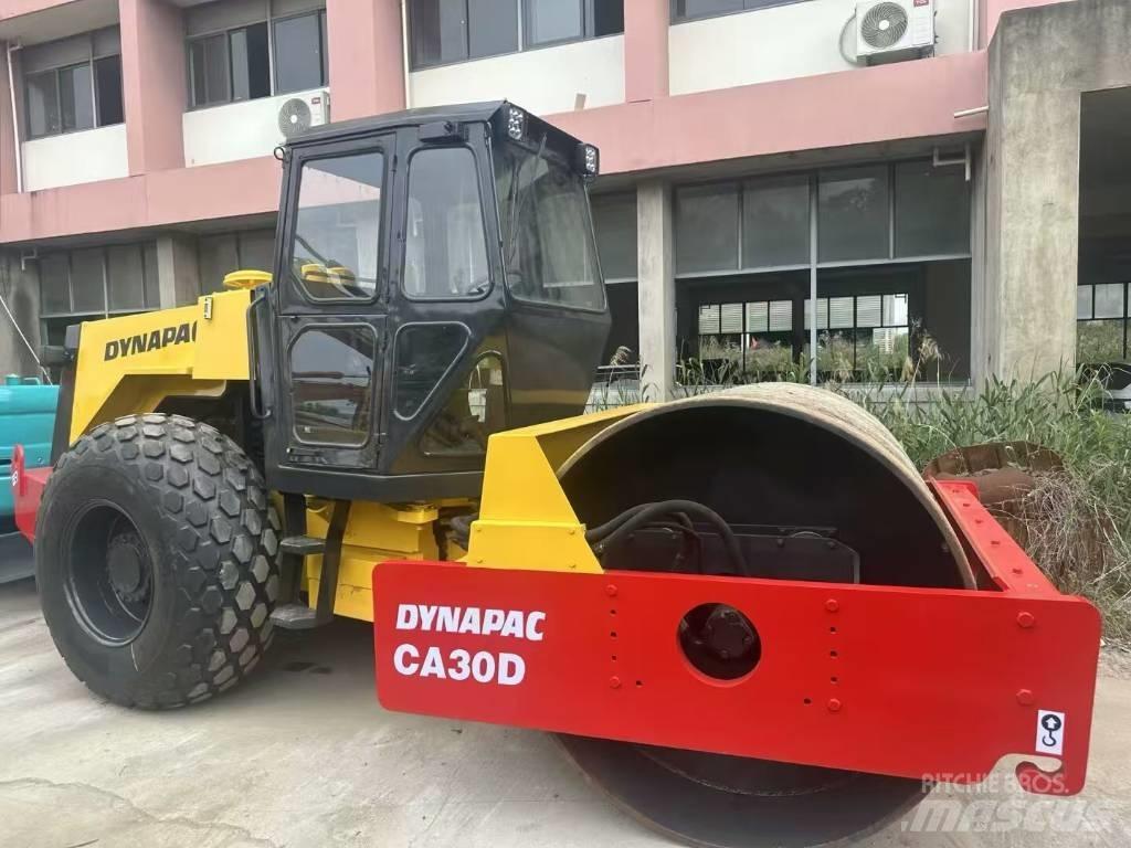 Dynapac CA 30 D Walce jednobębnowe