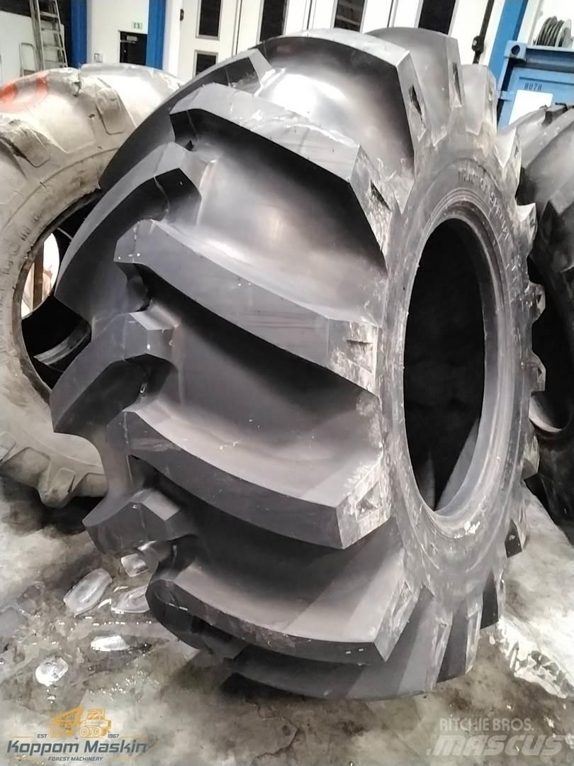 Nokian Trs 30,5-32 Opony, koła i felgi