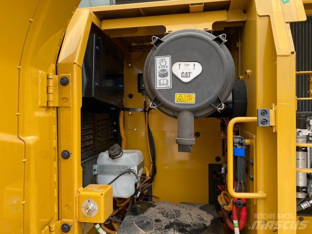 CAT 323D3 Koparki gąsienicowe