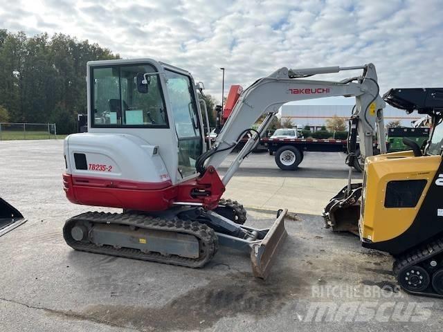 Takeuchi TB235 Minikoparki