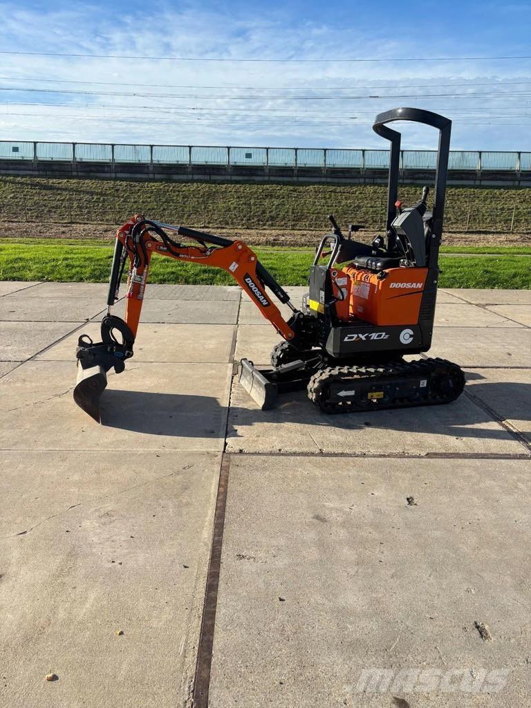 Doosan DX10Z Minikoparki