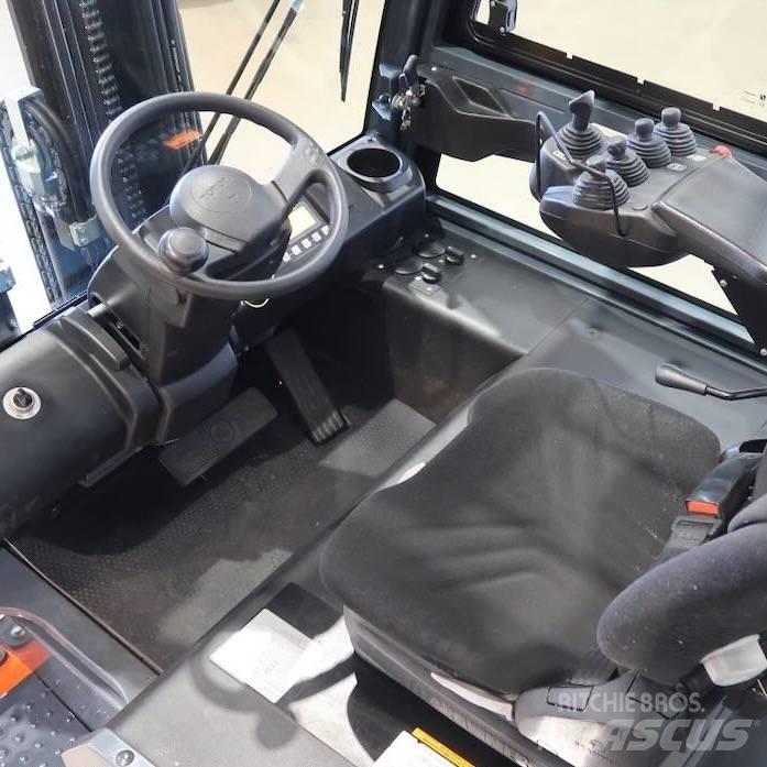 Toyota 8FBMT30 Wózki elektryczne