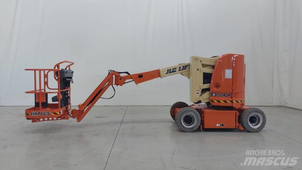 JLG E300AJP Podnośniki przegubowe