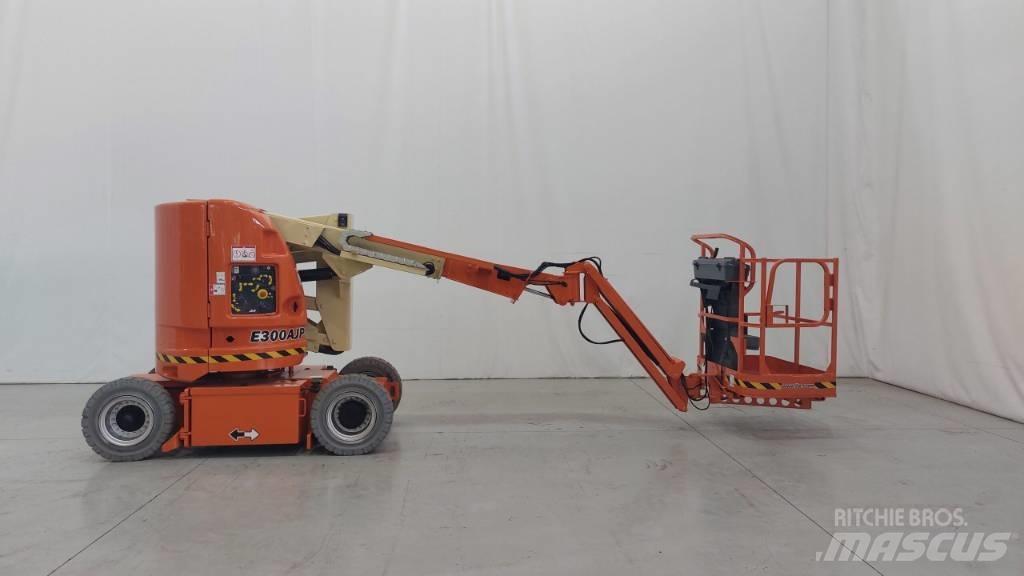 JLG E300AJP Podnośniki przegubowe