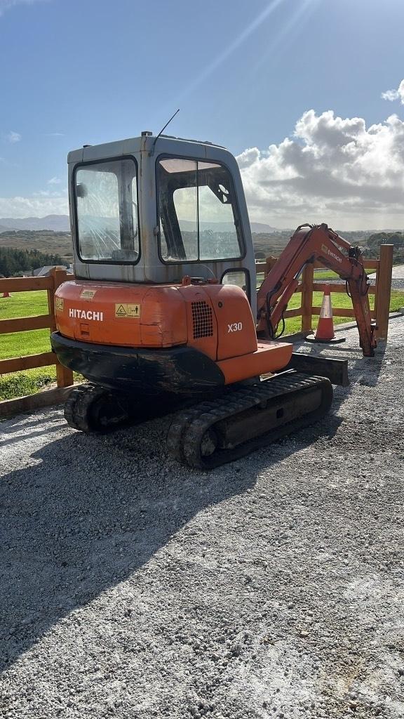 Hitachi Ex30-1 Minikoparki