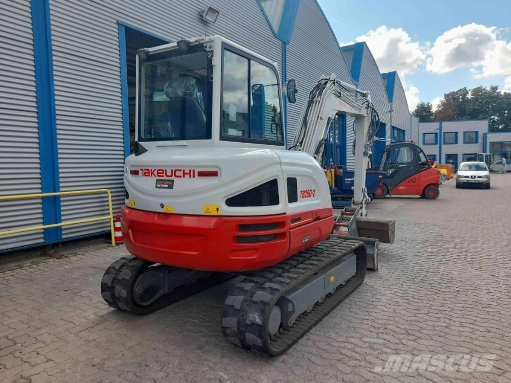 Takeuchi TB 250-2 Minikoparki