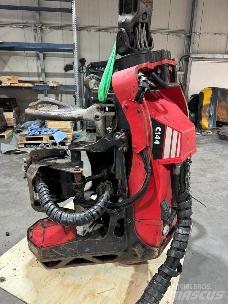 Komatsu C 144 Maszyny do okrzesywania gałęzi