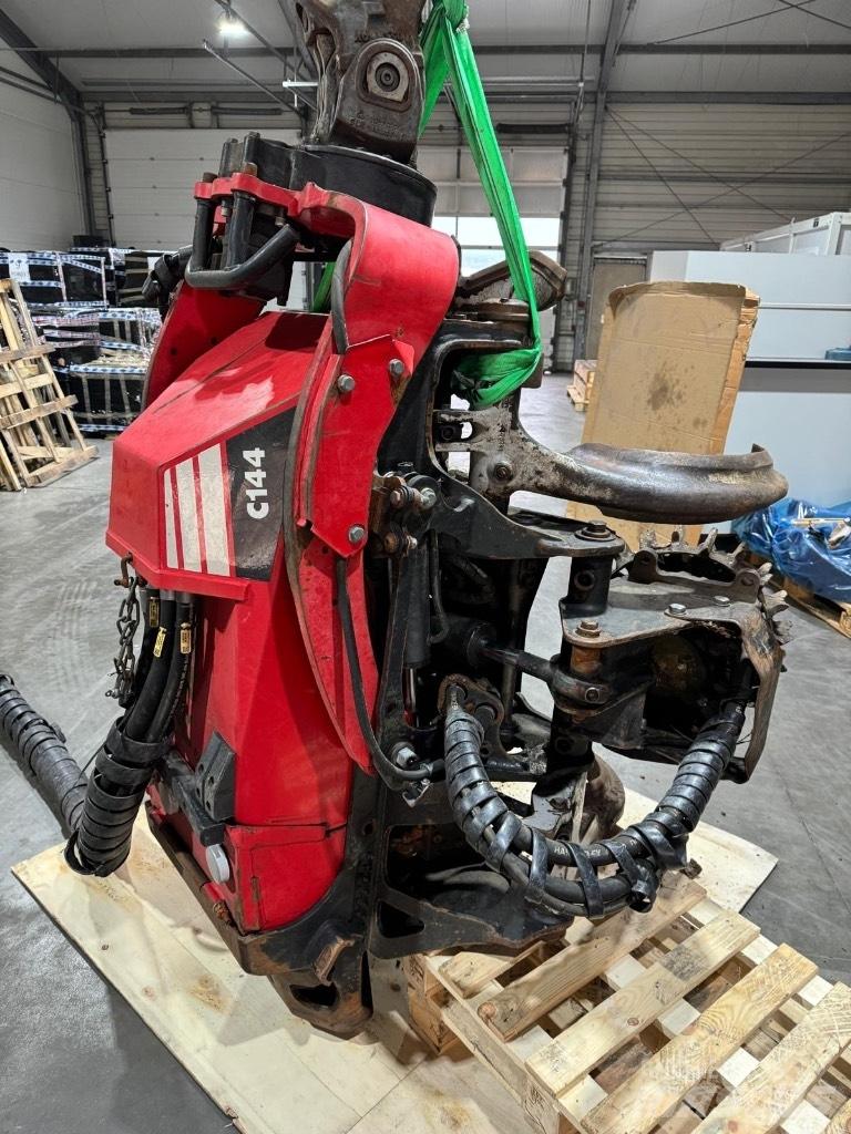 Komatsu C 144 Maszyny do okrzesywania gałęzi