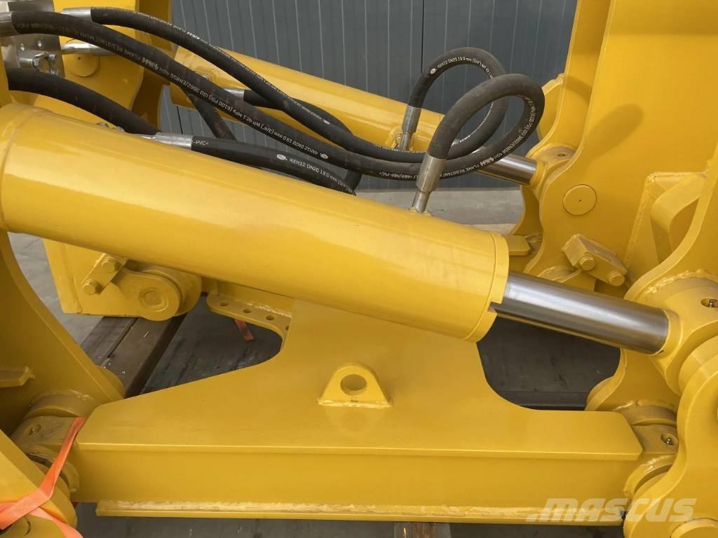 Komatsu D85 Spulchniarki
