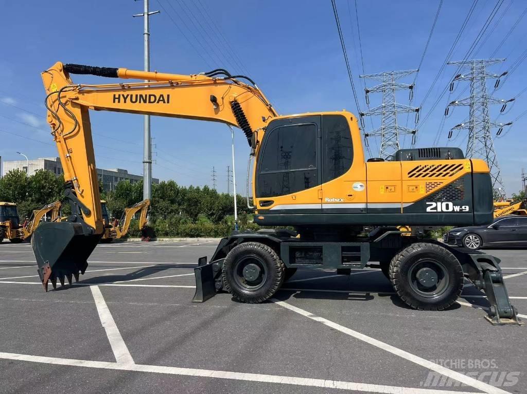 Hyundai R210W-9 Koparki kołowe