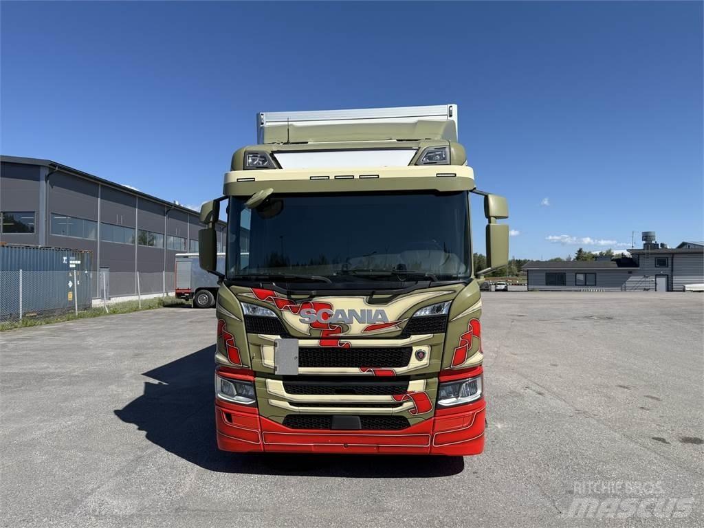 Scania P320 4X2 Samochody ciężarowe ze skrzynią zamkniętą