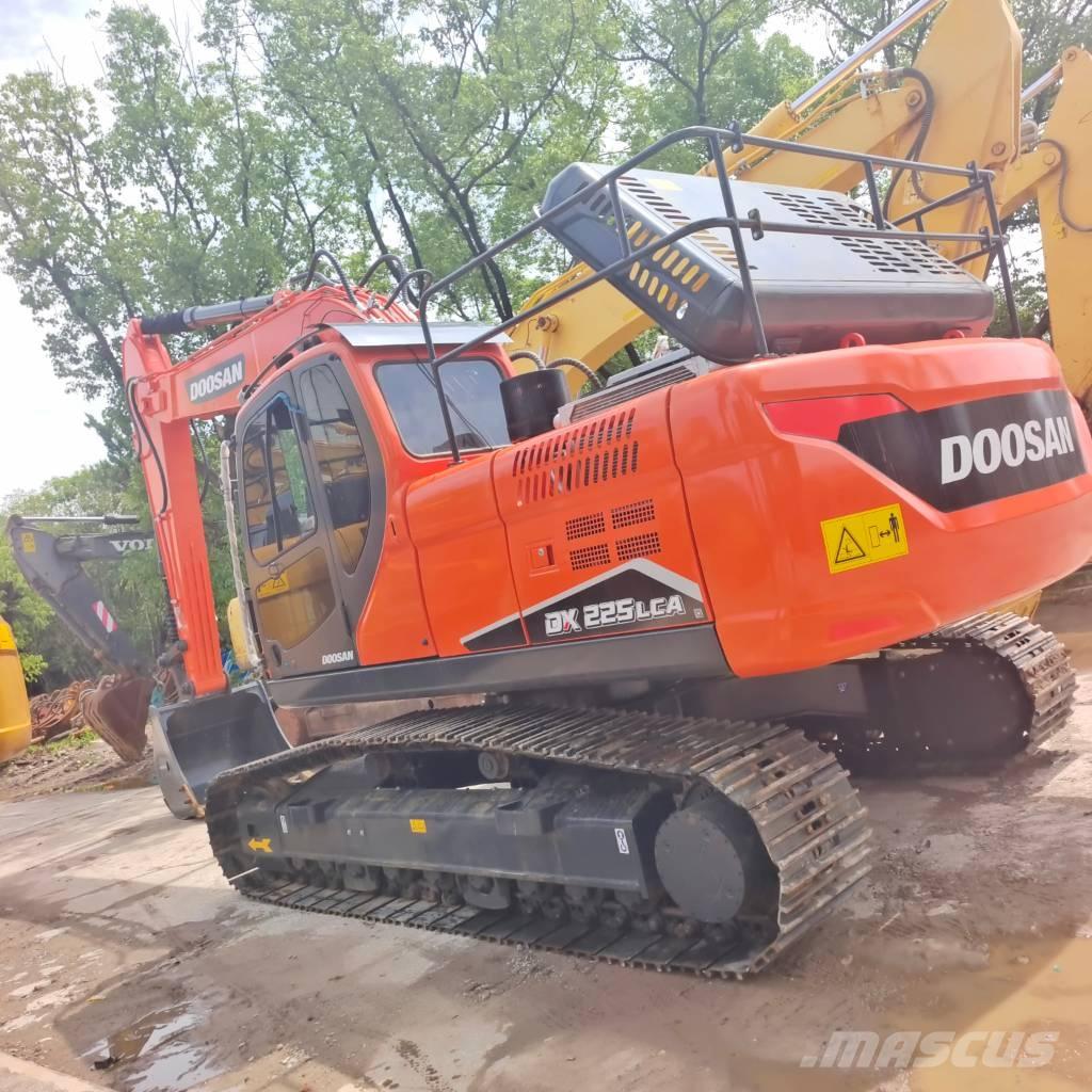 Doosan DX 225 LCA Koparki gąsienicowe
