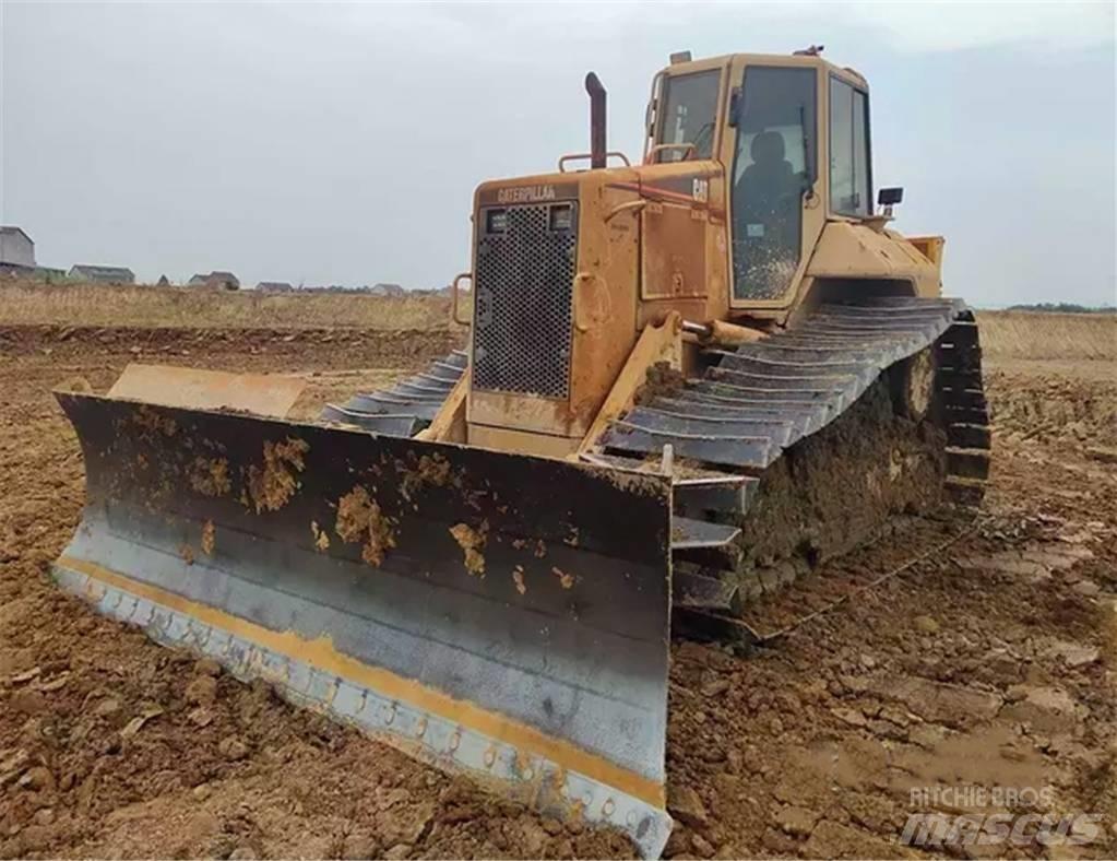 CAT D 6 N Spycharki gąsienicowe