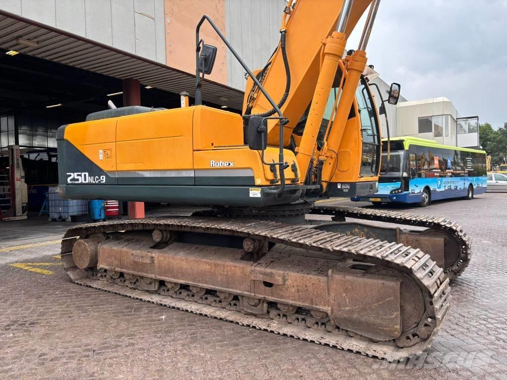 Hyundai 250NLC-9 Koparki gąsienicowe
