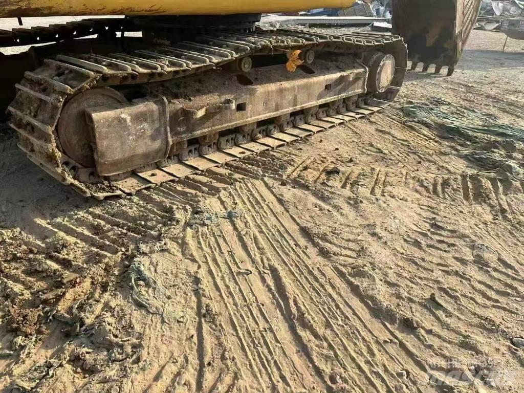 CAT 320 D2 Koparki gąsienicowe