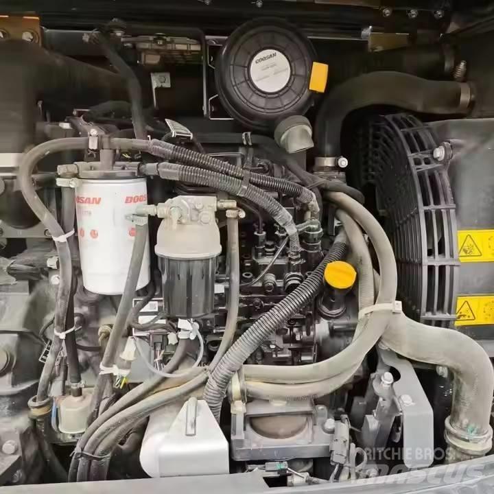 Doosan DX60W Koparki kołowe