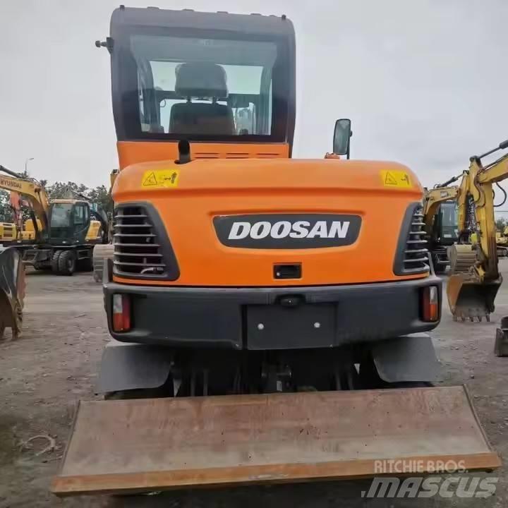 Doosan DX60W Koparki kołowe