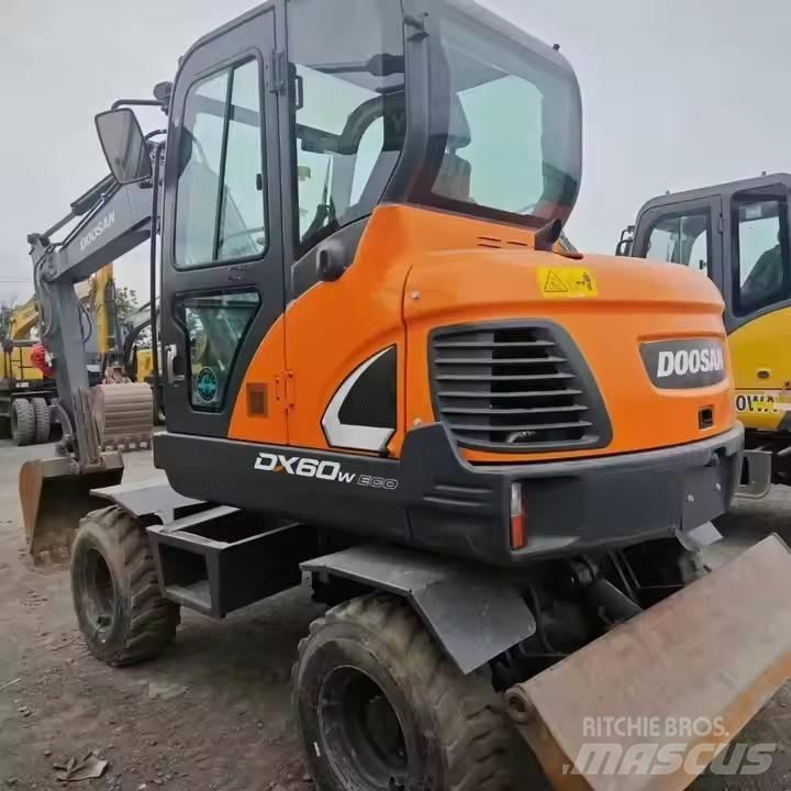 Doosan DX60W Koparki kołowe