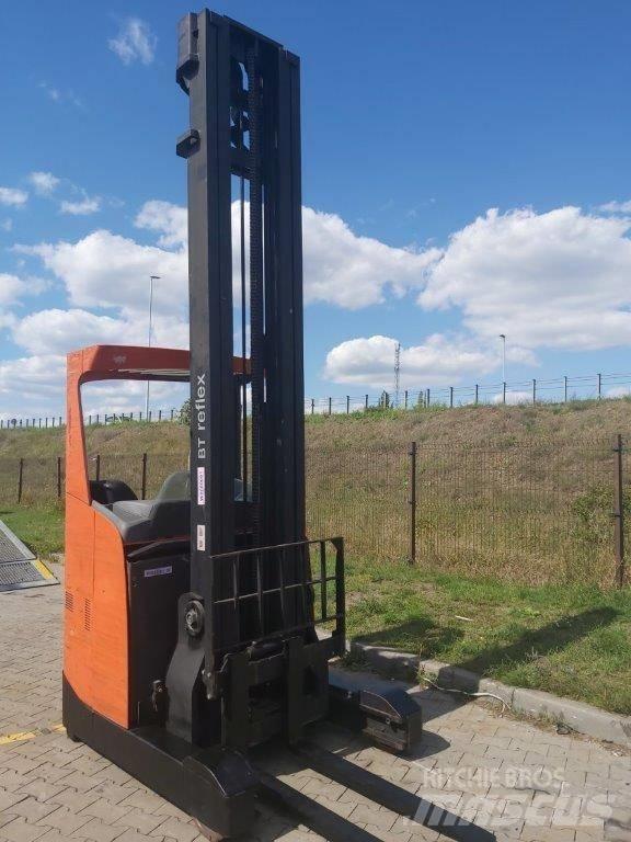BT RR E 160 Wózki widłowe wysokiego składowania