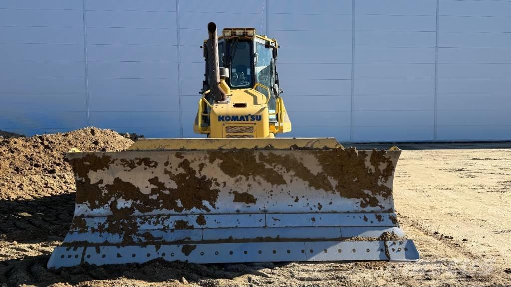 Komatsu D 61 PXI-23 Spycharki gąsienicowe