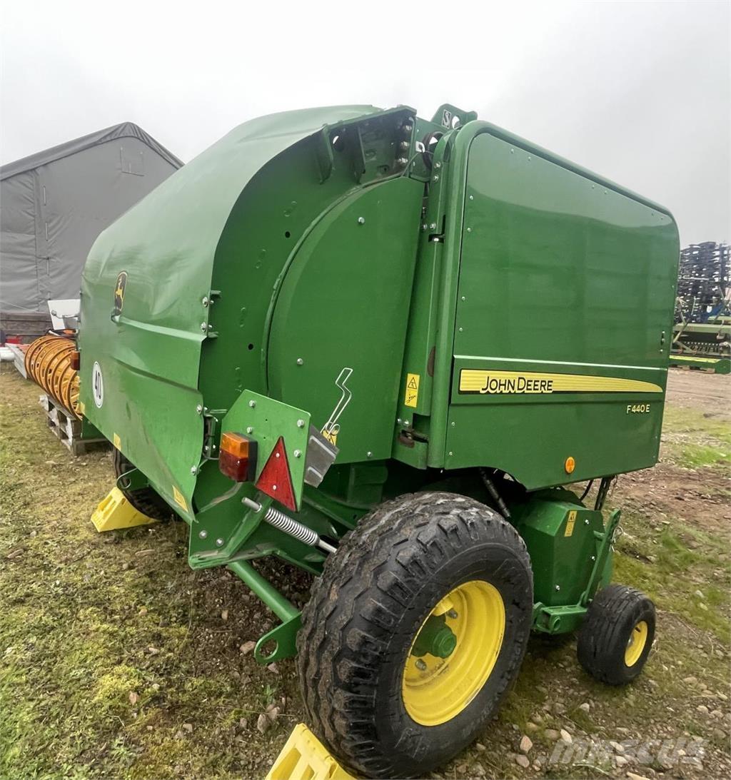 John Deere F 440 E Prasy zwijające