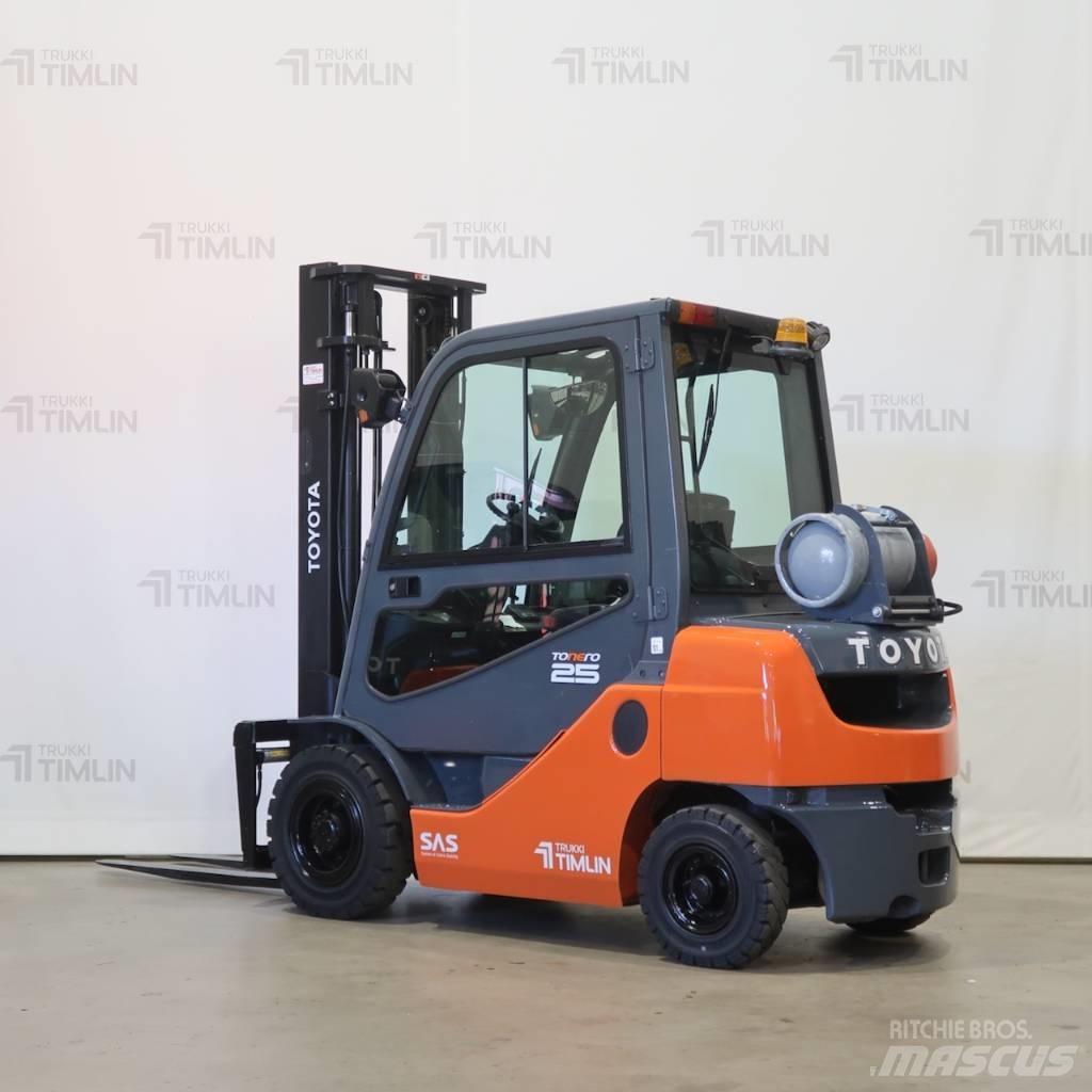 Toyota 02-8FGF25 Wózki LPG