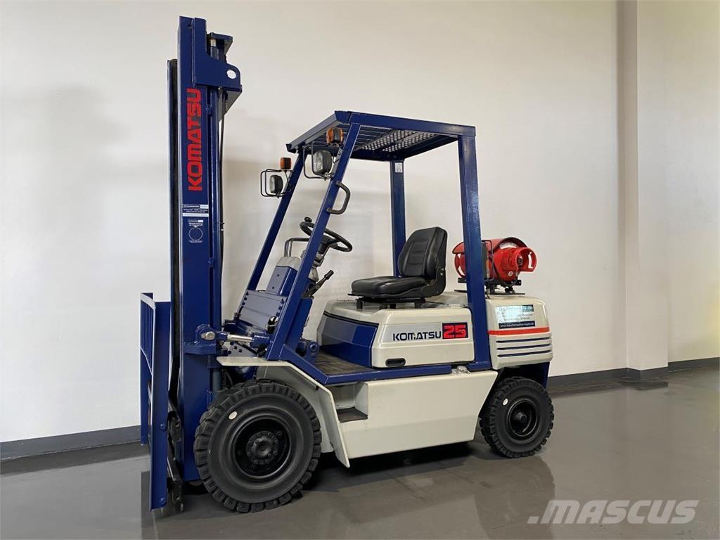 Komatsu FG25T-11E Wózki LPG